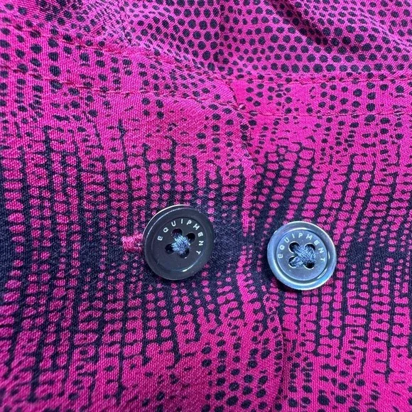 EQUIPMENT Femme Pink Black Snake Print Silk Button Up Shirt Size XS Long Sleeves - Picture 10 of 16